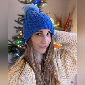 ✨HOST PICK - Athleta Ribbed Pom Beanie